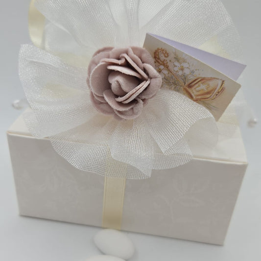 Bomboniere / Gastgeschenk Skulptur Brautpaar weiß/gold mit Herz