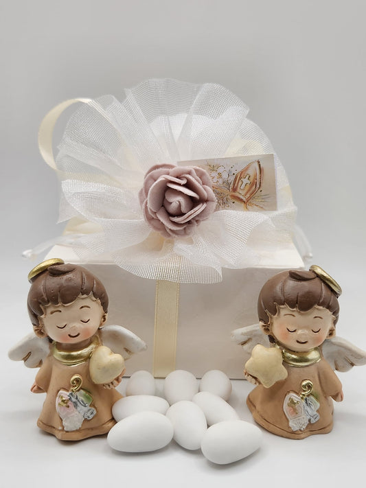 Engel mit Mitra für die Firmung incl. Mandelsäckchen und Confetti, Namenskärtchen 