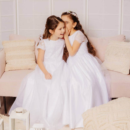 Kommunionkleid Keeva von Emmerling – Eleganz für den großen Tag - Pina´s Bombonieren