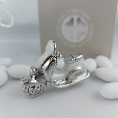 Motorroller Vespa Silber / Perlmutt - personalisiert - Pina´s Bombonieren